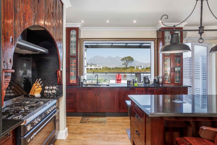 4 Bedroom Property for Sale in Val De Vie Estate Western Cape